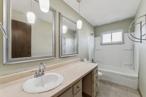 Lisa Dr-S1810-015.jpg