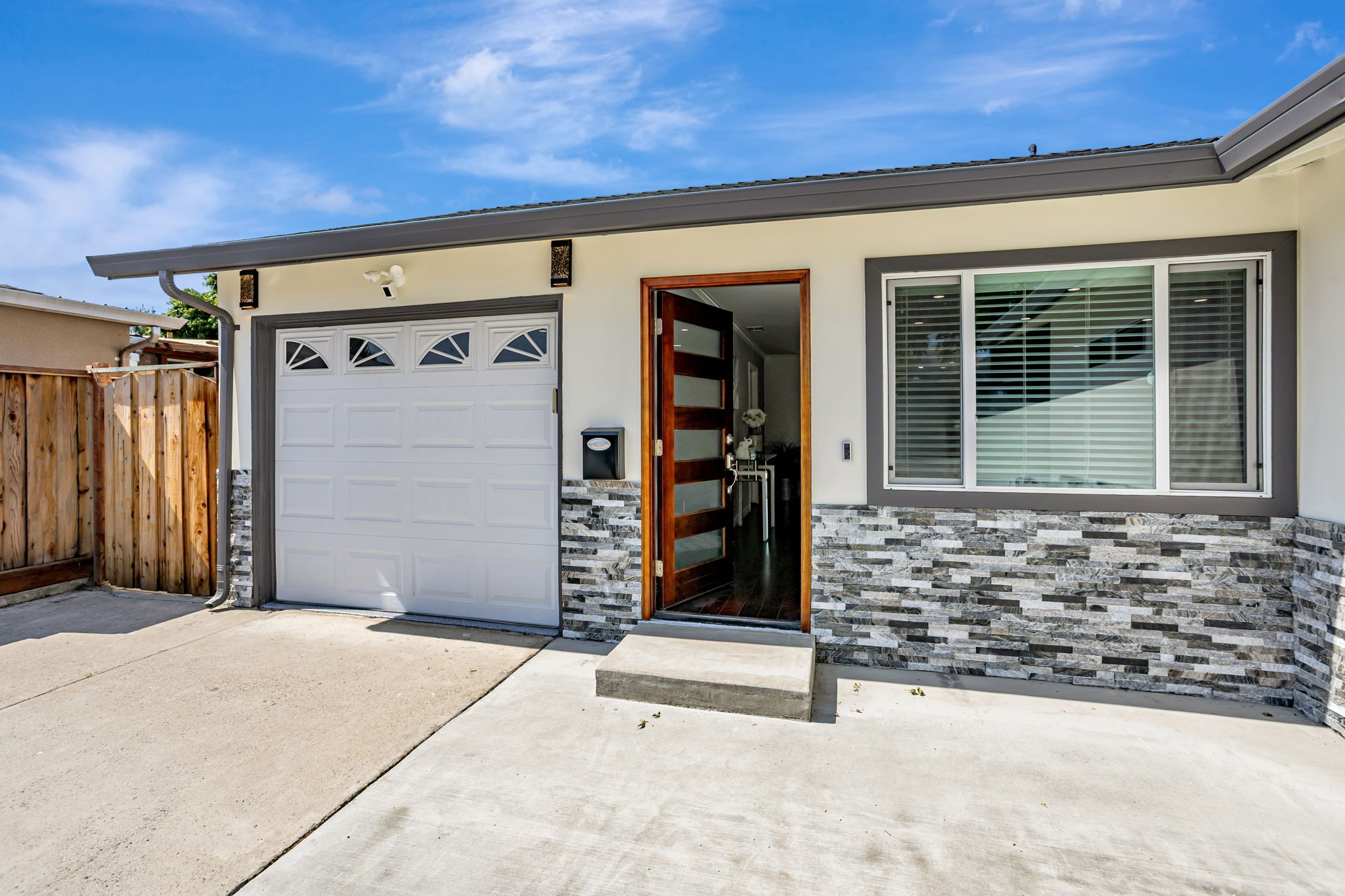 005_1478 Ashland Dr  