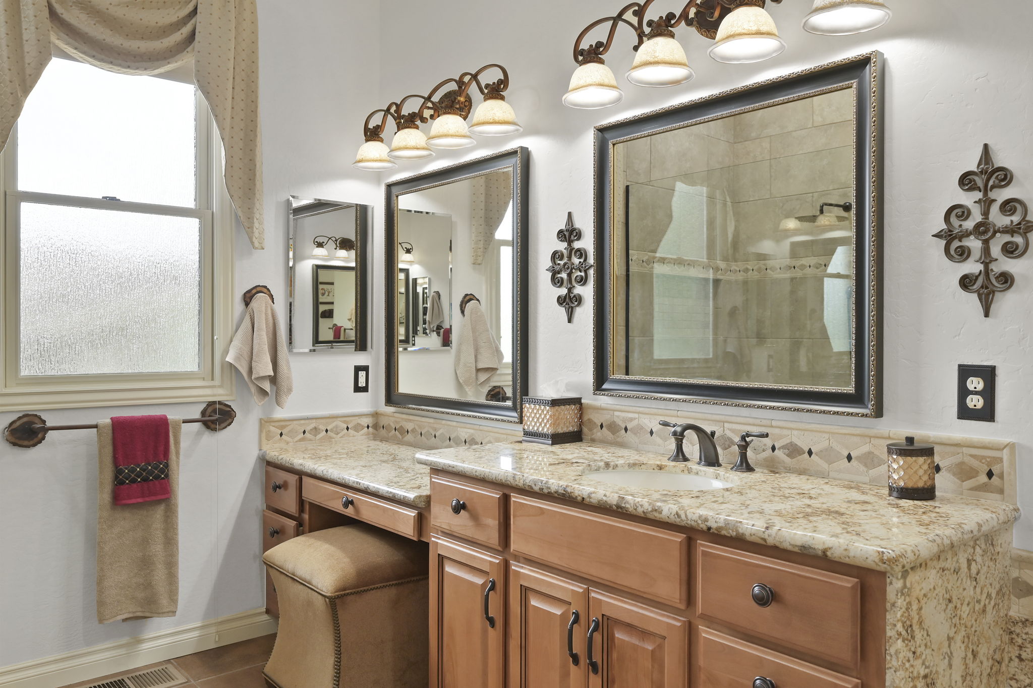 Primary Bathroom (2)