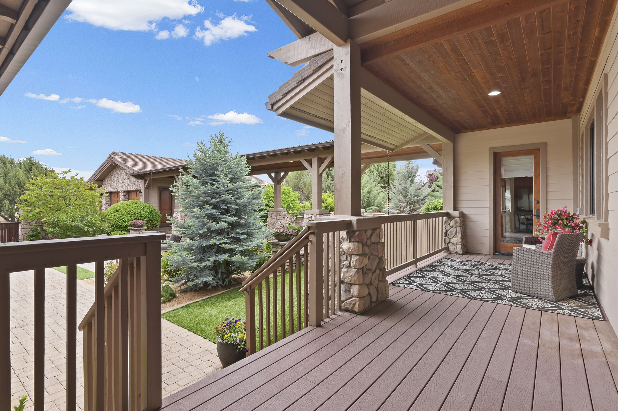 Deck (2)