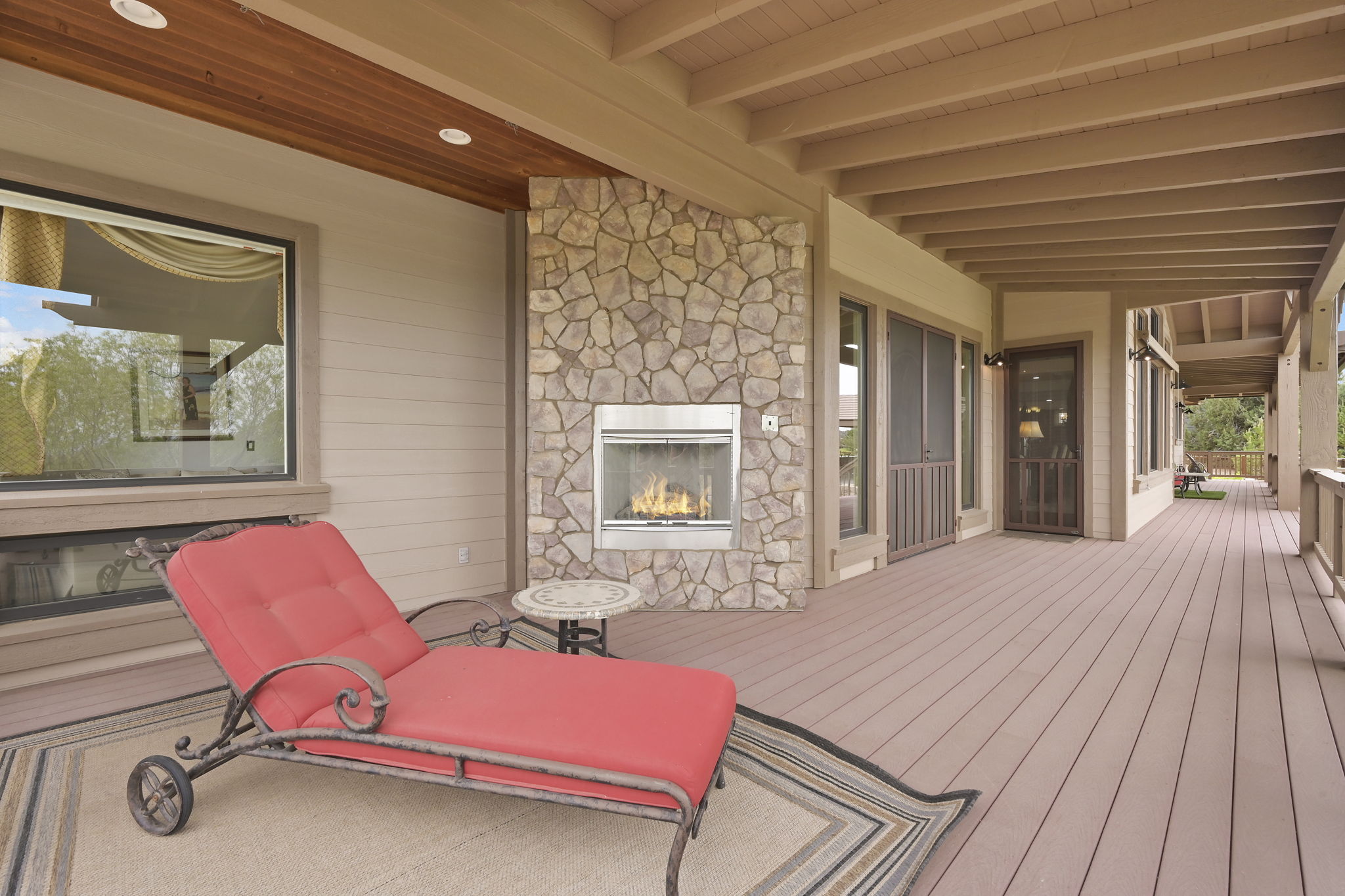 Deck (1)