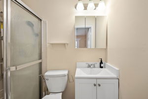  Photo 44