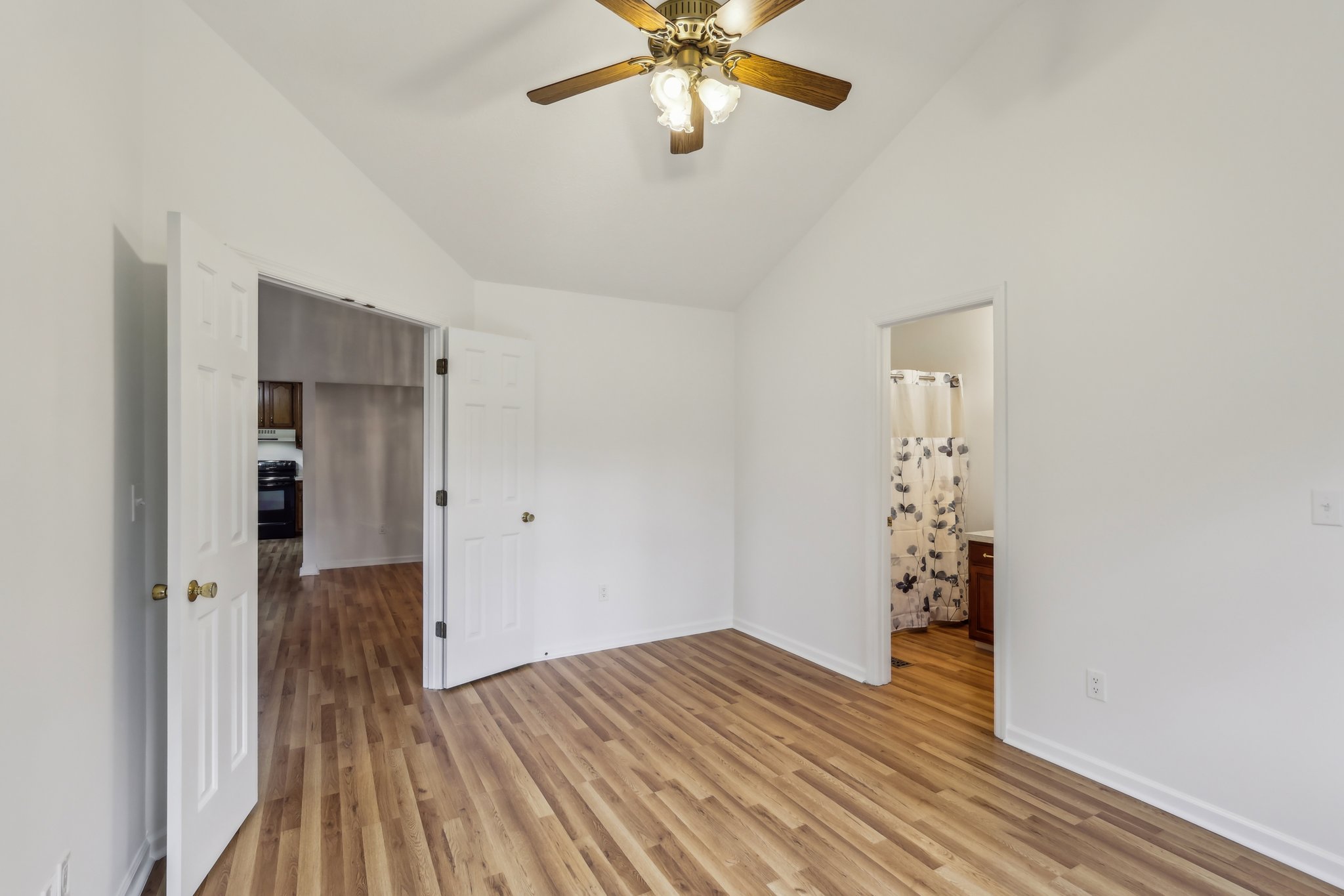 Marian Ln-015.jpg