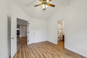 Marian Ln-015.jpg