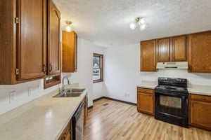 Marian Ln-016.jpg