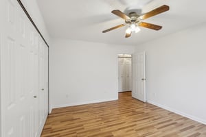 Marian Ln-030.jpg