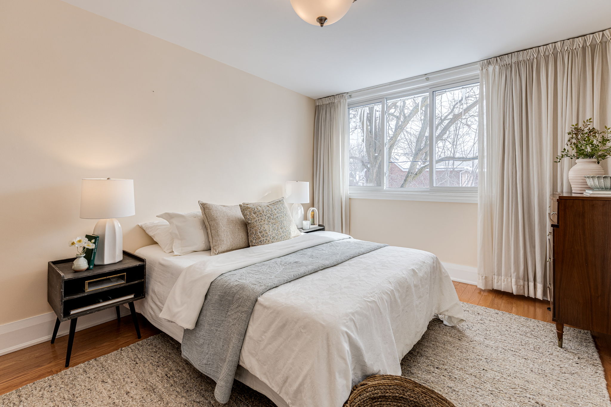 Toronto property showcase — delivered property photograph 19