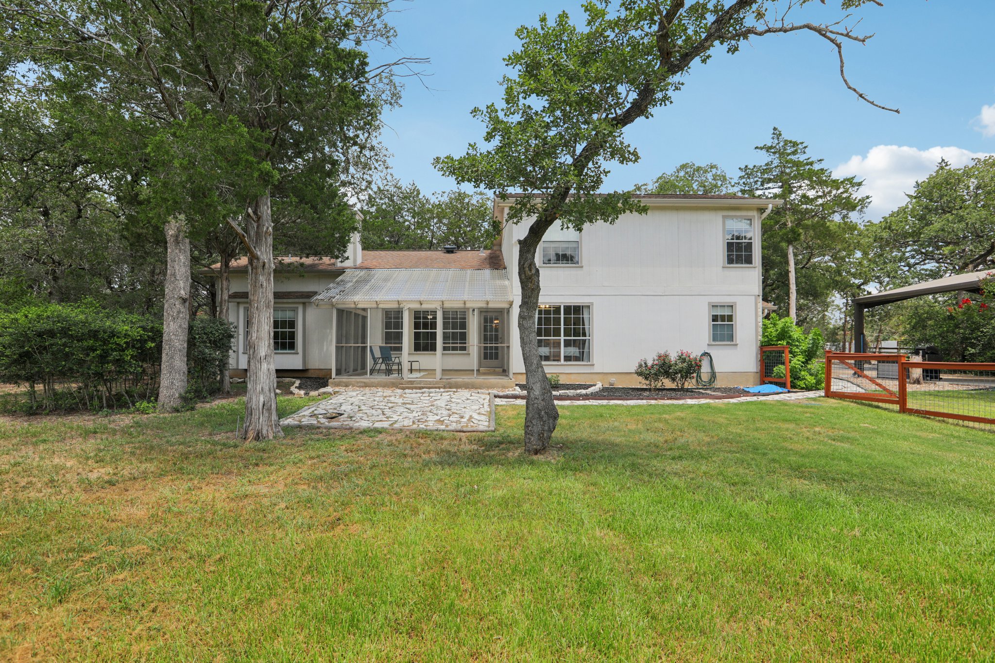 Oak Ridge Dr-2406-062.jpg