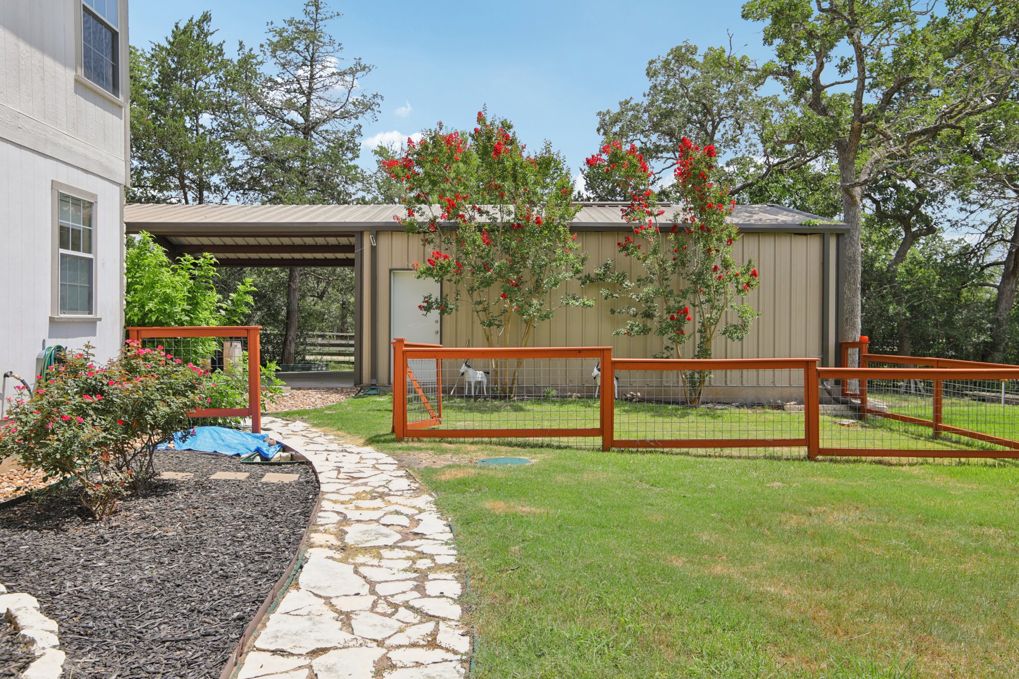 Oak Ridge Dr-2406-067.jpg