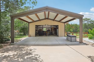 25 x 30 Garage / Workshop + LARGE Carport