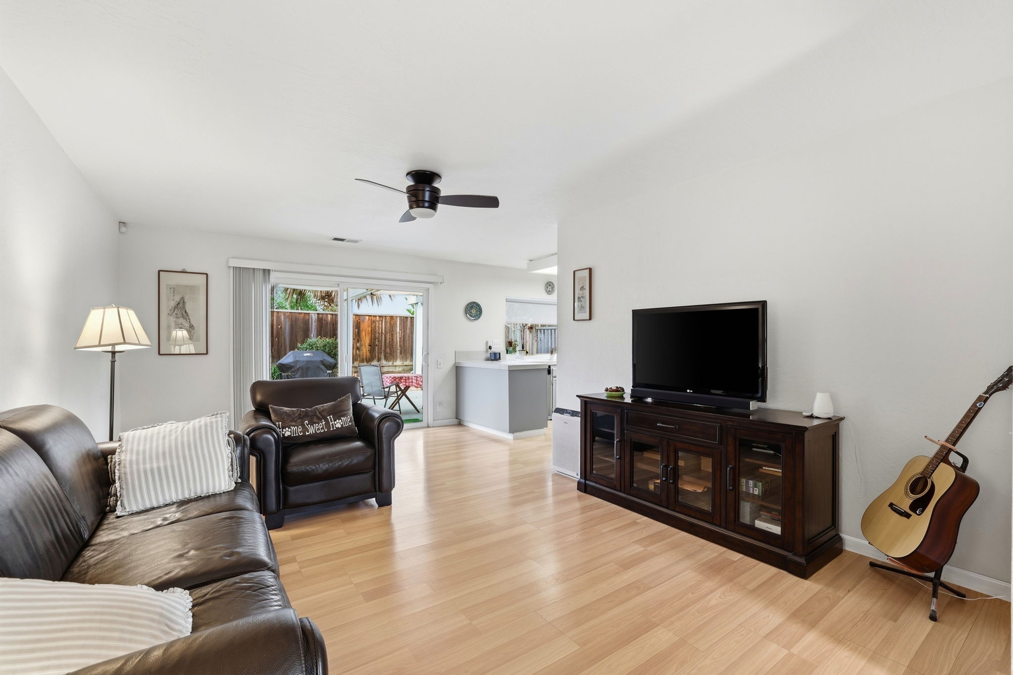 012_F8_148 Red River Way