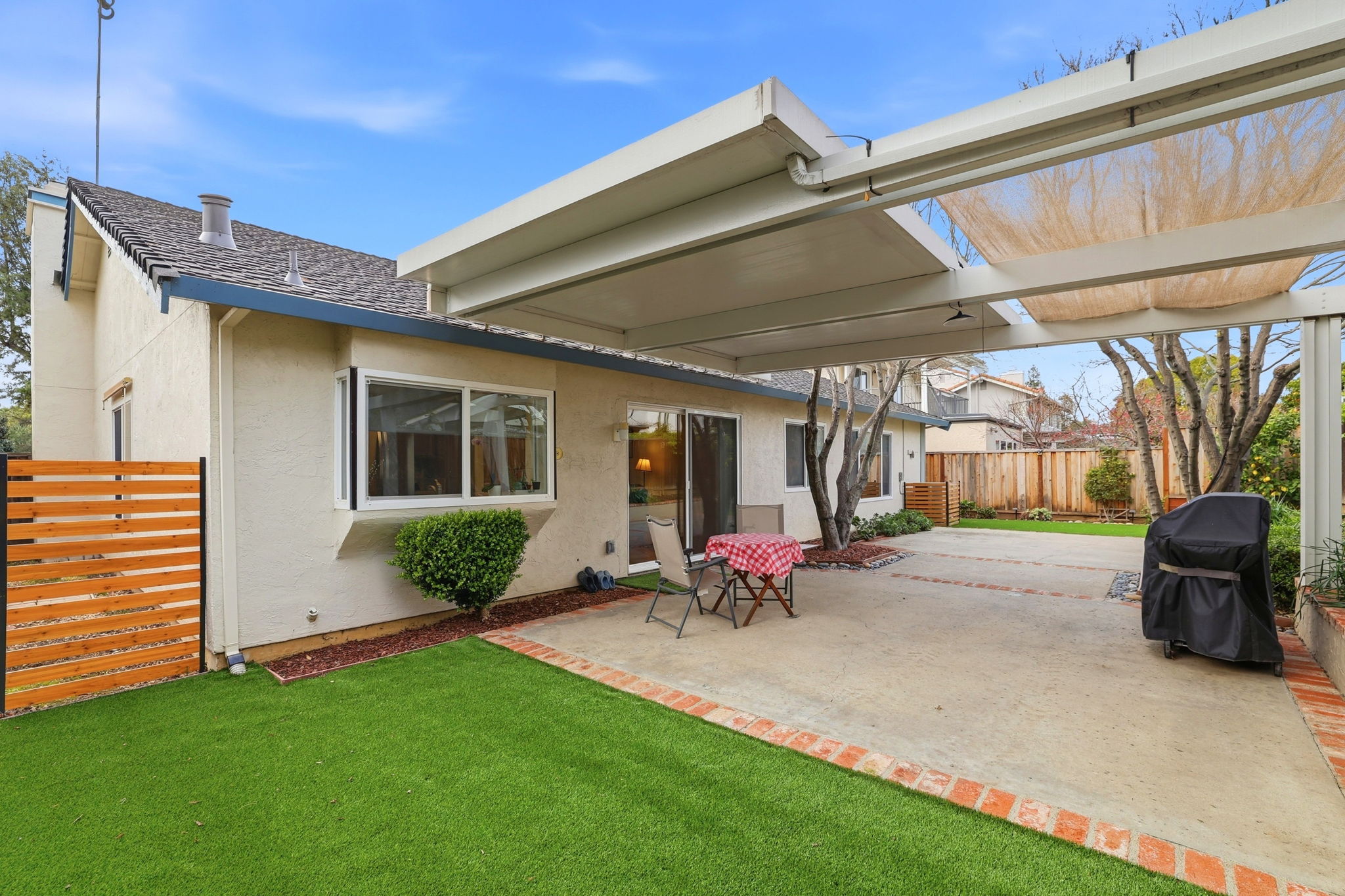 037_F8_148 Red River Way