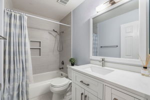 032_F8_148 Red River Way