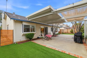 037_F8_148 Red River Way