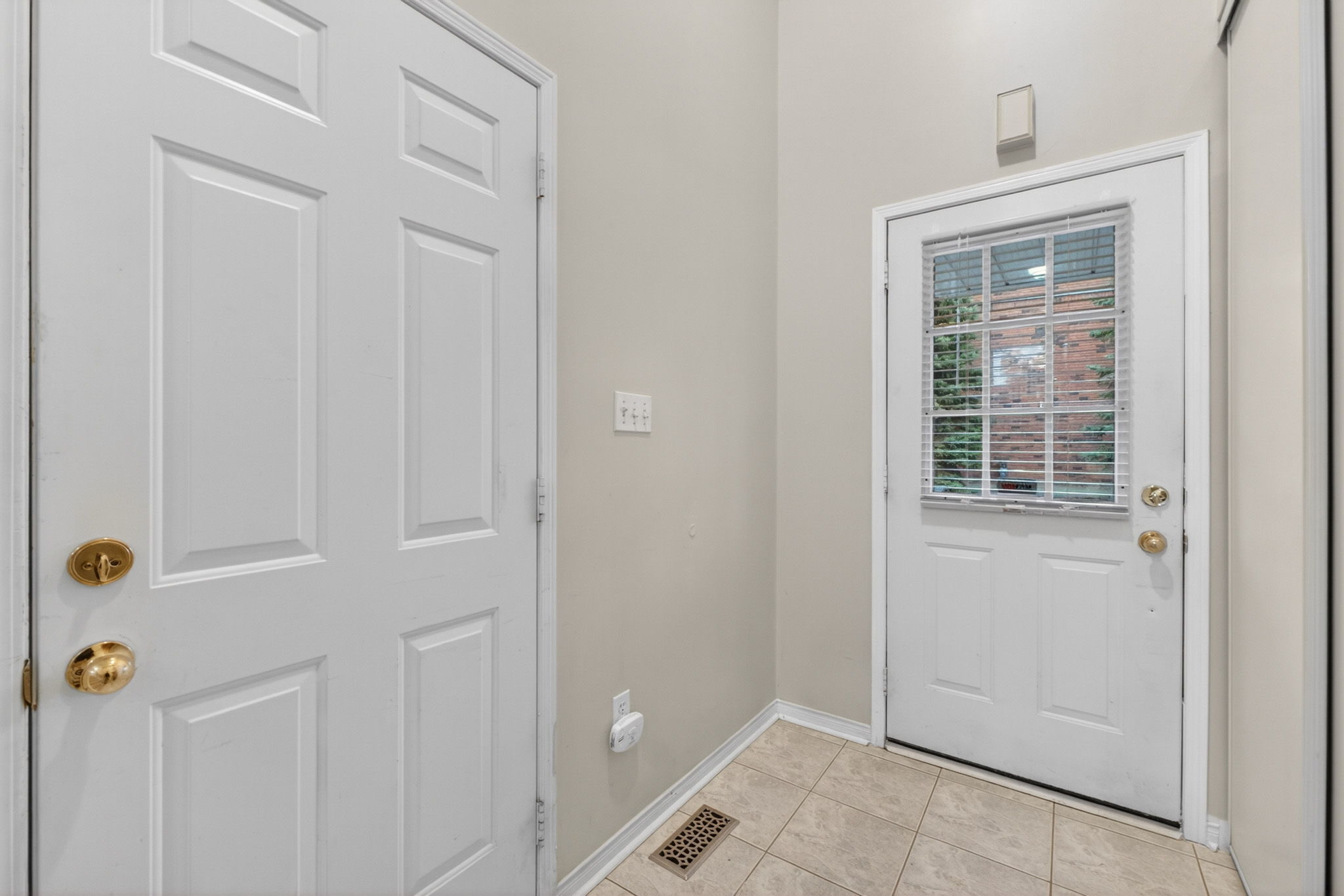 1480 Britannia Rd W unit 24, Mississauga, ON L5V 2K4, Canada Photo 6
