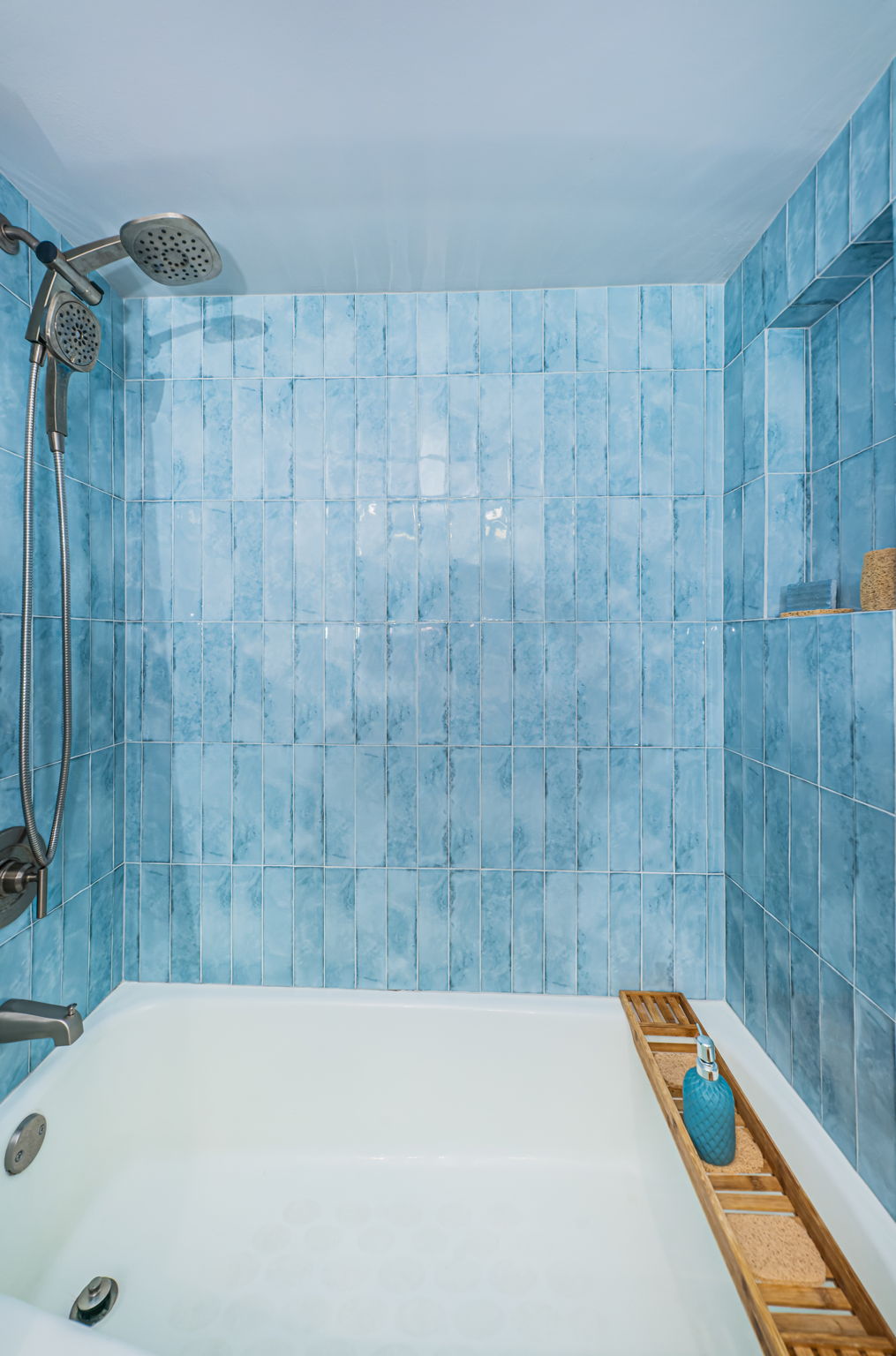 Master Bathroom1b