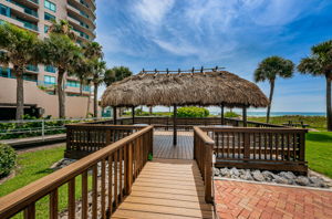 Tiki Hut1