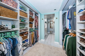 Master Bedroom Walk-in Closet1b