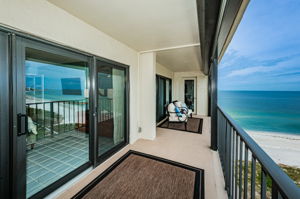 Master Bedroom Balcony View11