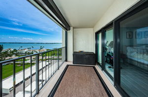 Master Bedroom Balcony View9