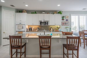 Kitchen/Eating Area