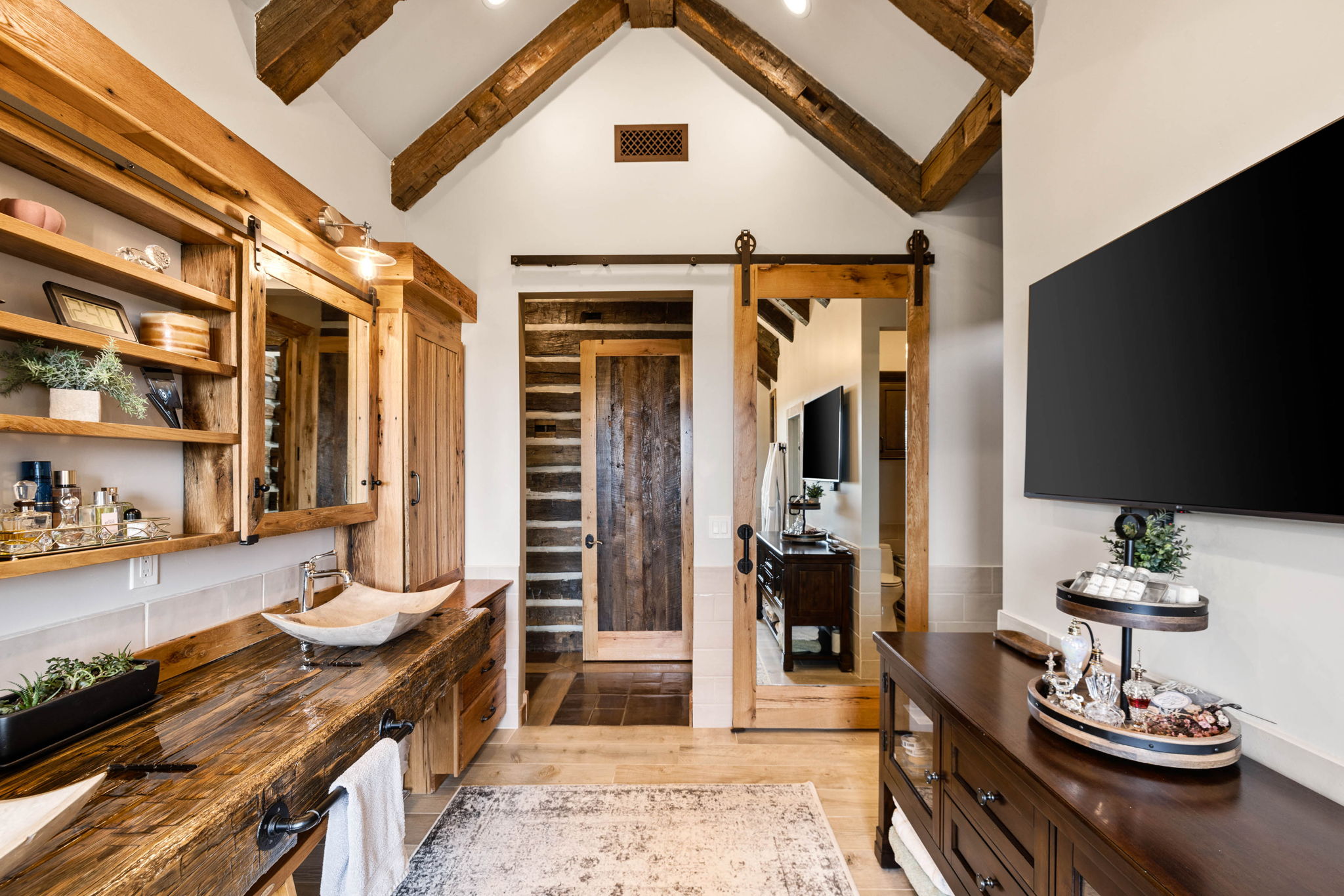 Primary Bathroom (6)