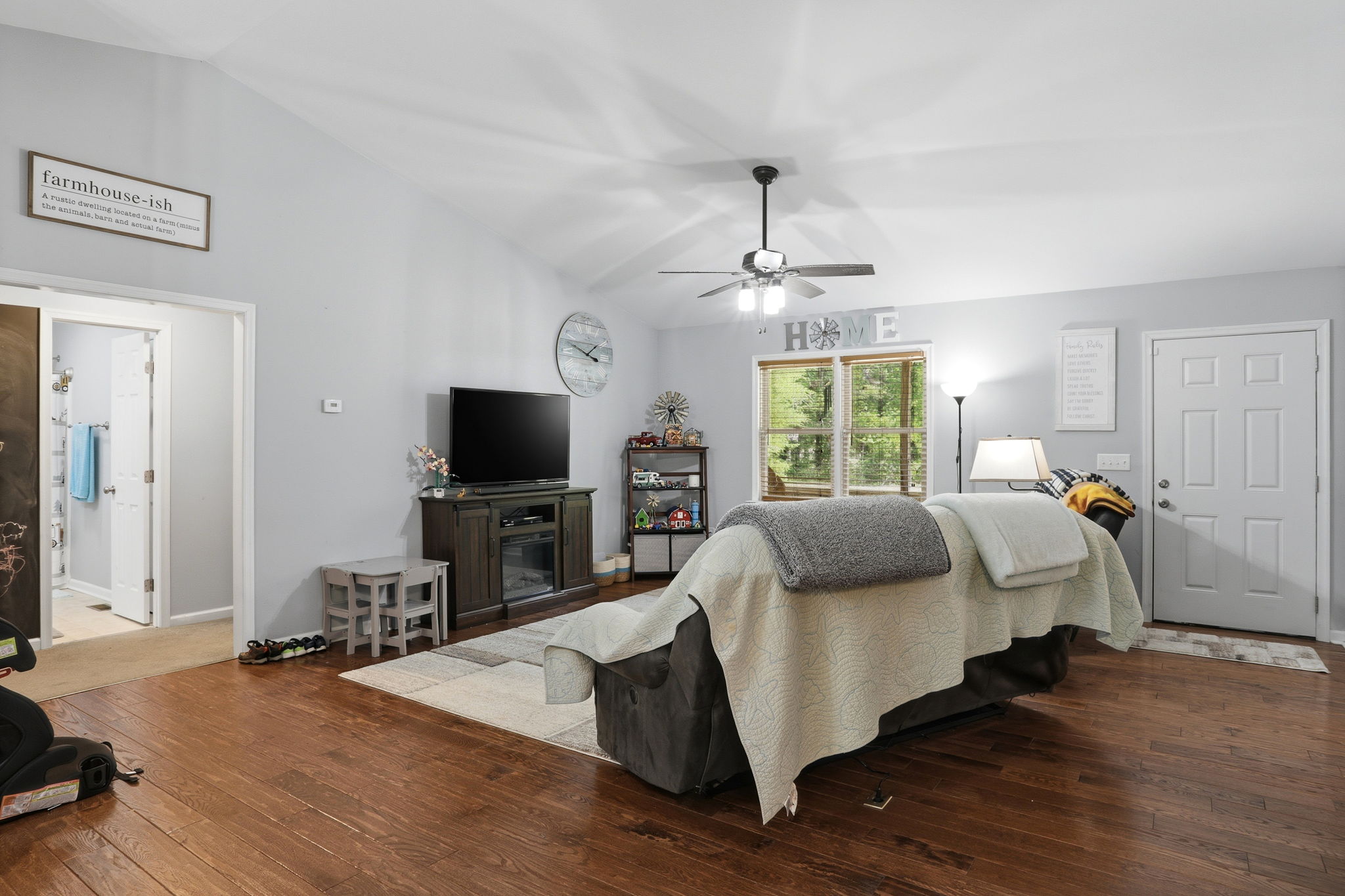 07-Living Room