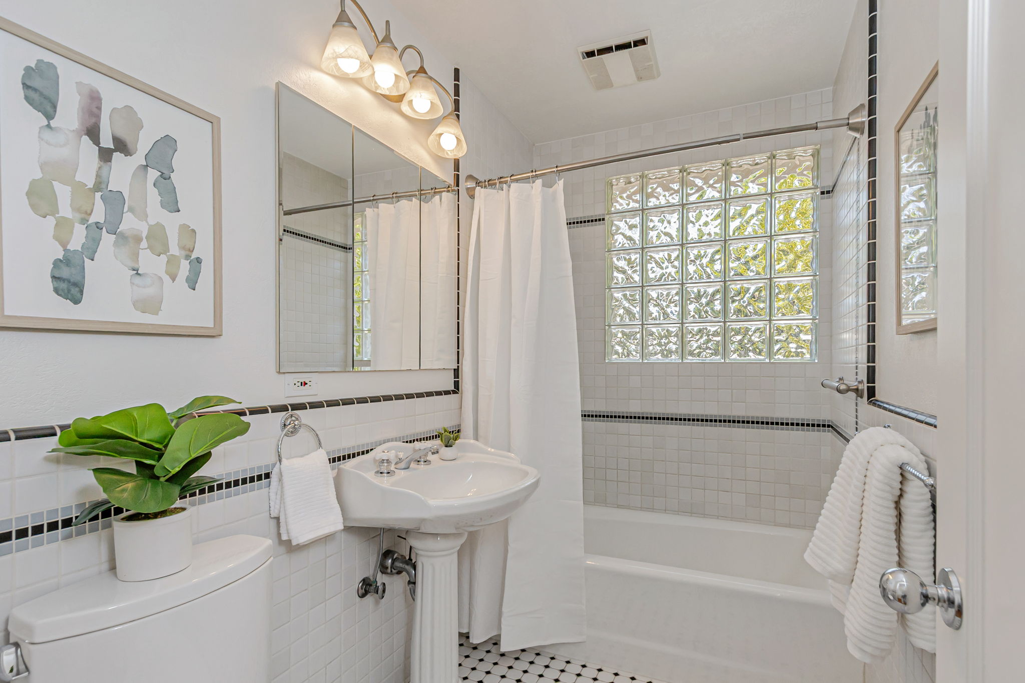 054_ 14805 Acton Dr  San