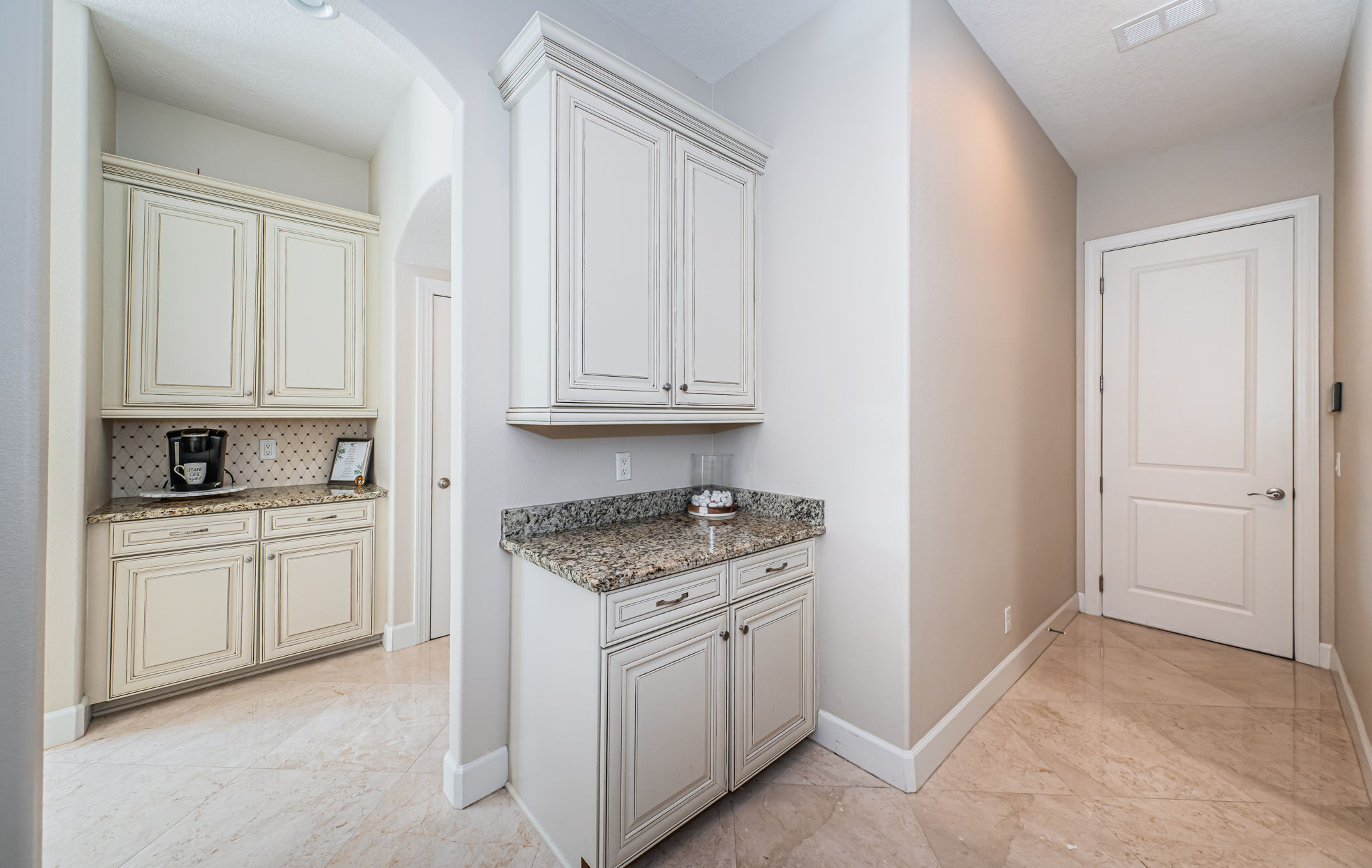 Butler Pantry3