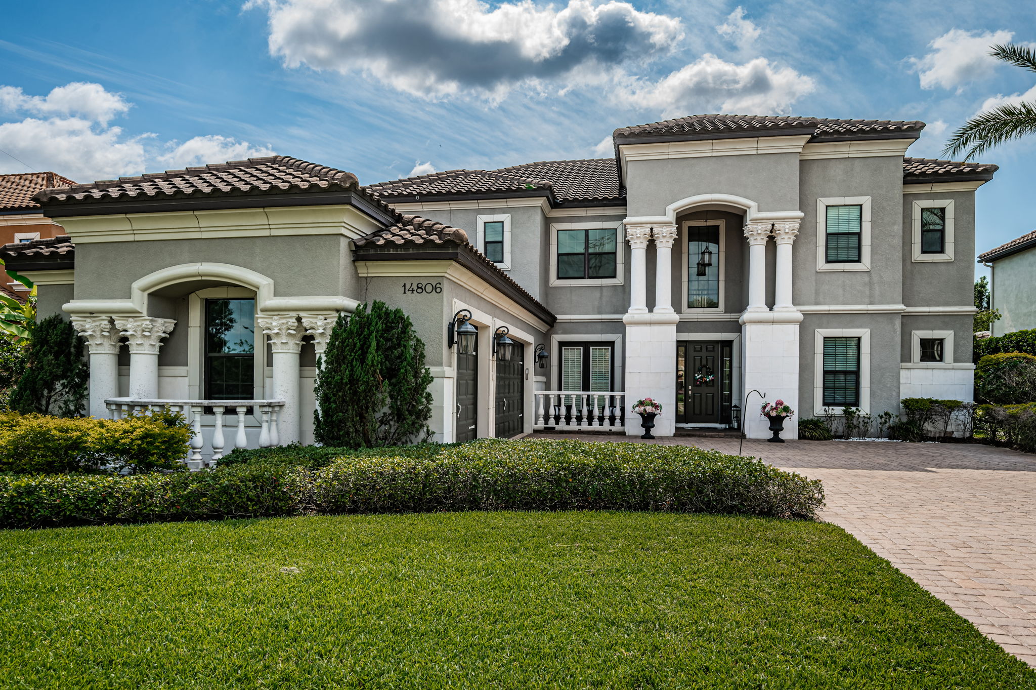 Front Exterior4