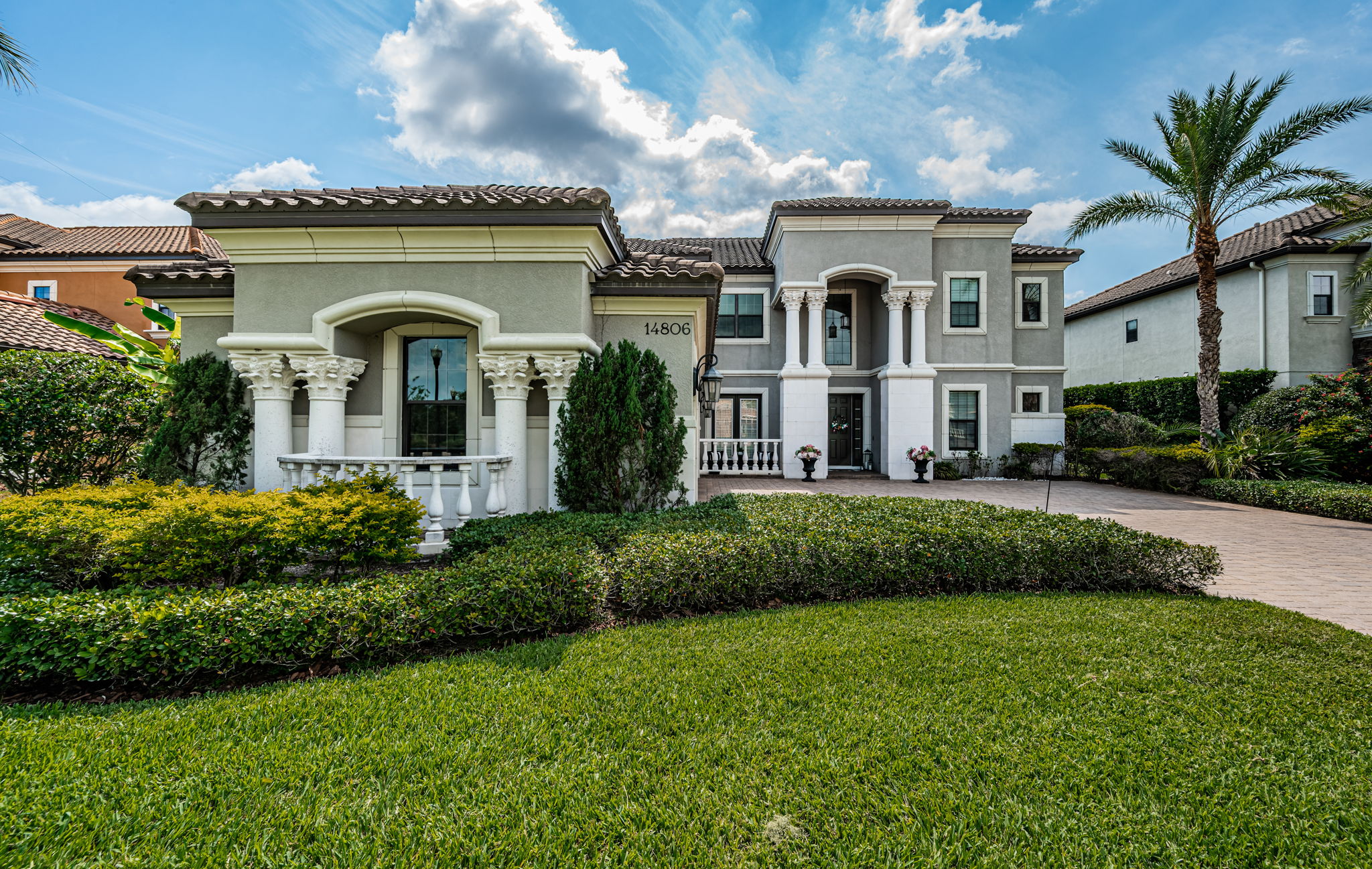 Front Exterior6