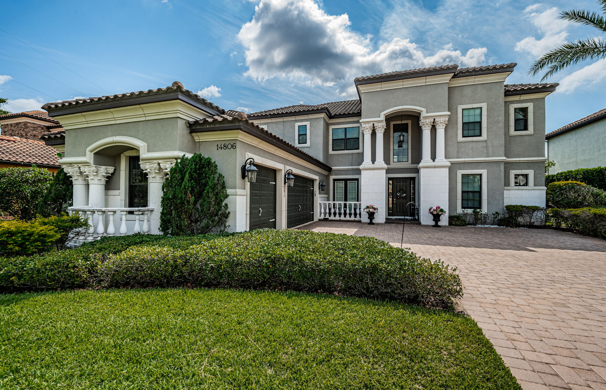 Front Exterior8