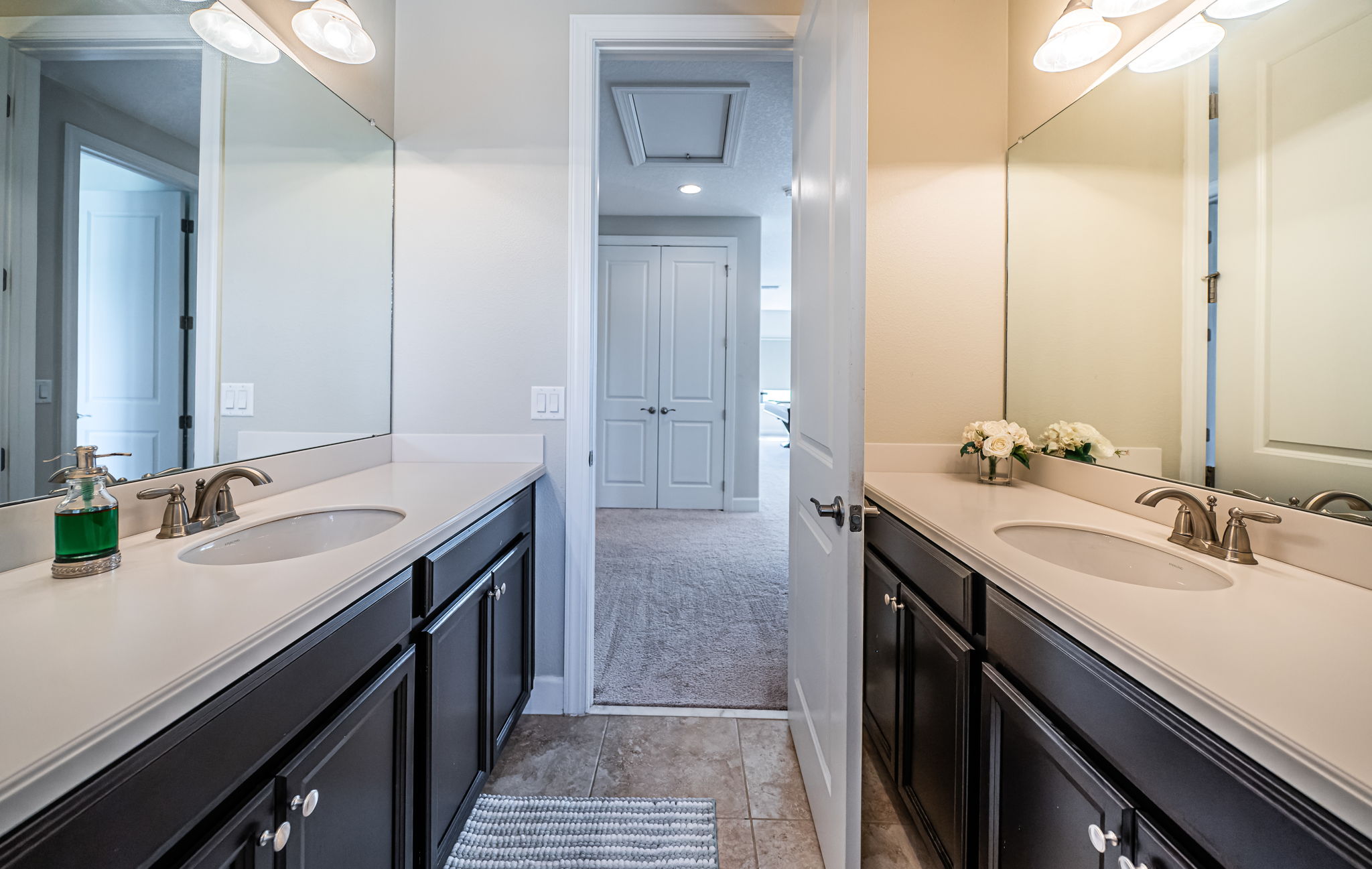 Upper Level Bathroom2c
