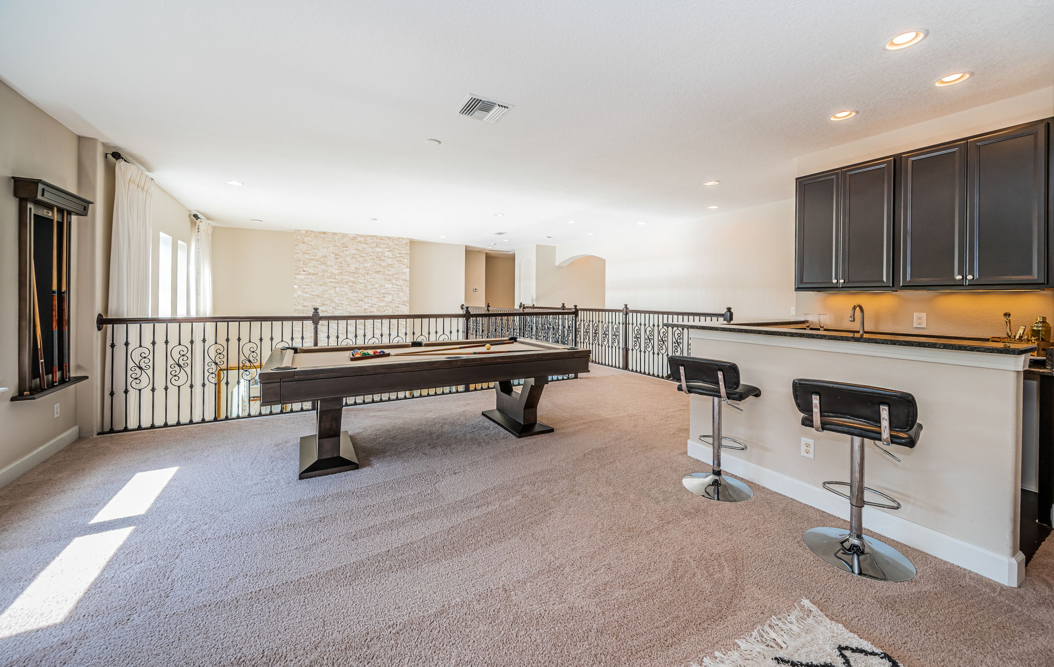 Upper Level Bonus Room1i