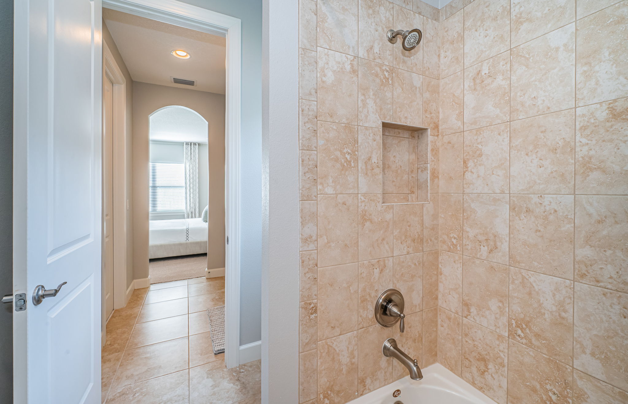 Upper Level Jack n Jill Bathroom1c