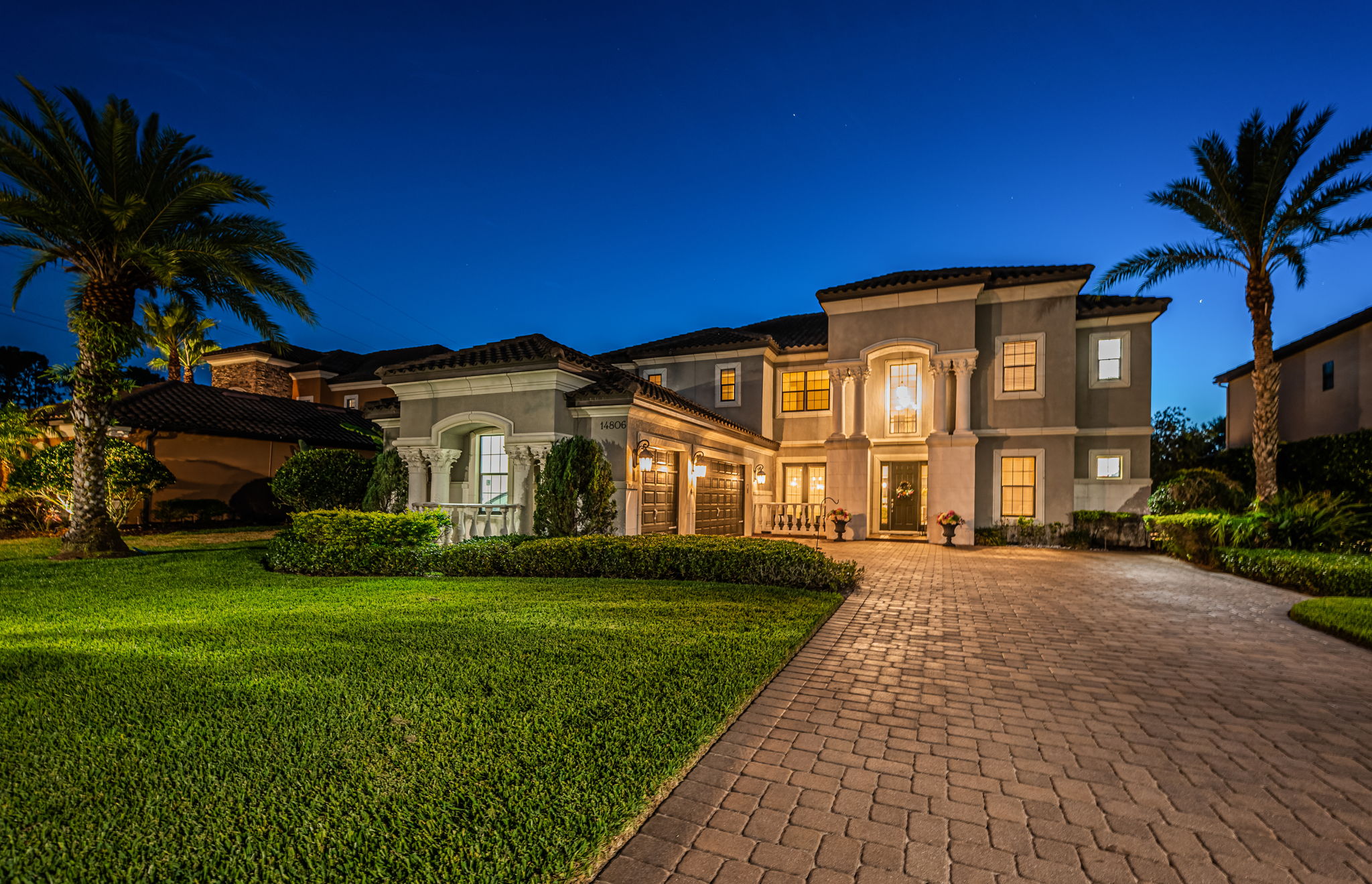 Front Exterior32