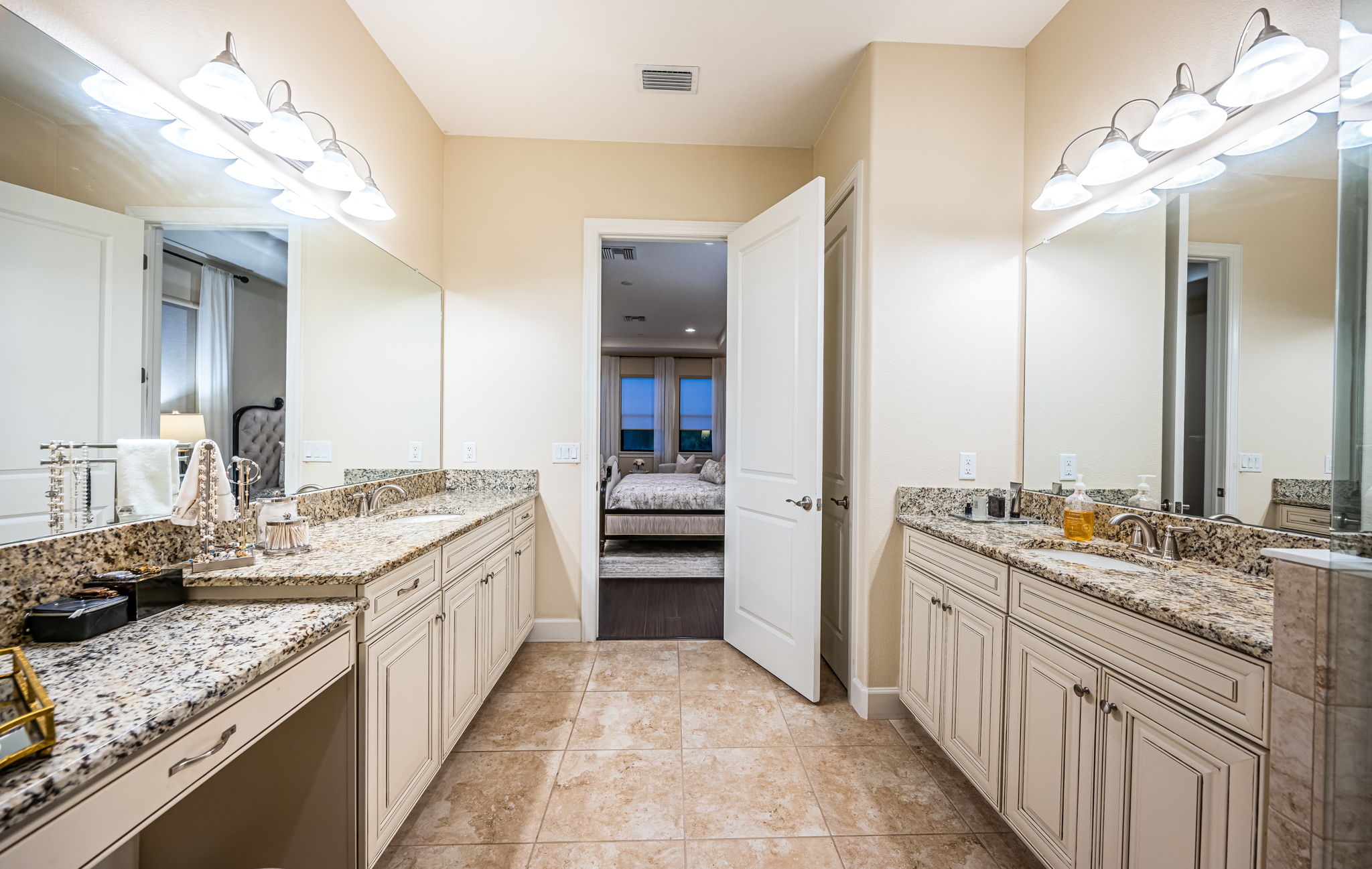 Master Bathroom20e