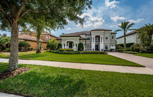 Front Exterior5