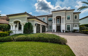 Front Exterior8