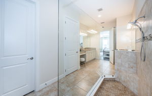 Master Bathroom1c