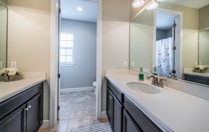 Upper Level Bathroom2a