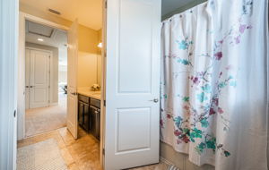 Upper Level Bathroom2b