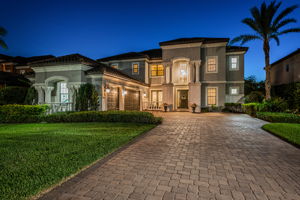Front Exterior23