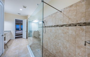 Master Bathroom20d