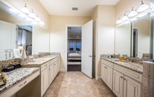 Master Bathroom20e