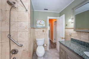 Bathroom1b