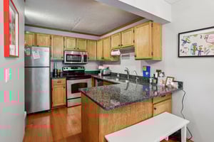 Woodview Ave E-S0307-012.jpg