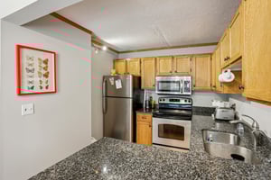 Woodview Ave E-S0307-013.jpg