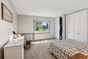 Woodview Ave E-S0307-026.jpg
