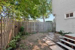 Woodview Ave E-S0307-030.jpg